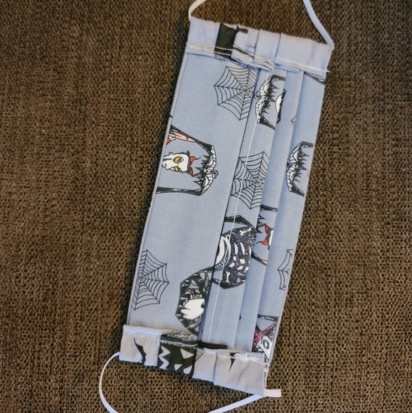 Nighmare Before Christmas Face Mask - Picture 4 of 4